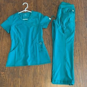 Cherokee Infinity Scrub Set